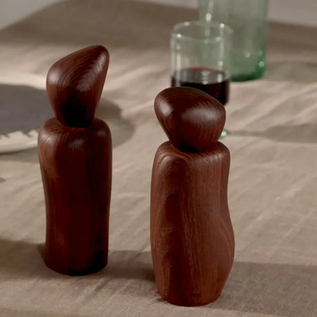 Pebble Grinder, Dunkelbraun von Ferm Living - 2 - Jacobsen Plus