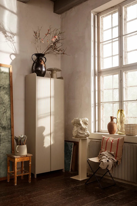 Sill Cupboard Tall von Ferm Living - Kaschmir - Jacobsen Plus