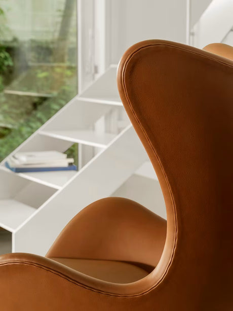 3316 Egg™ Lounge-Sessel, Gestell in gebürstetem Aluminium von Arne Jacobsen - Aura Leder - Black Brown - Jacobsen Plus
