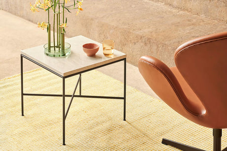 3320 Svanen Lounge-Sessel, Gestell aus gebürstetem Aluminium von Arne Jacobsen - Aura Leder - Black Brown - Jacobsen Plus