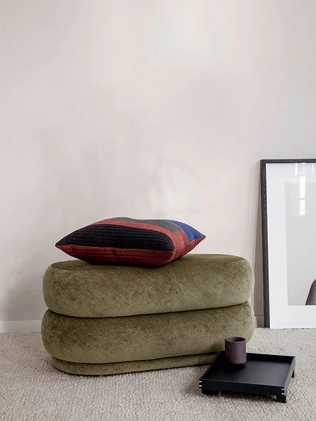 Pouf Oval, verblasster Samt von Ferm Living - Beige - Jacobsen Plus