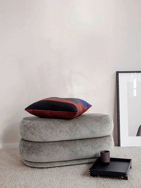 Pouf Oval, verblasster Samt von Ferm Living - Beige - Jacobsen Plus