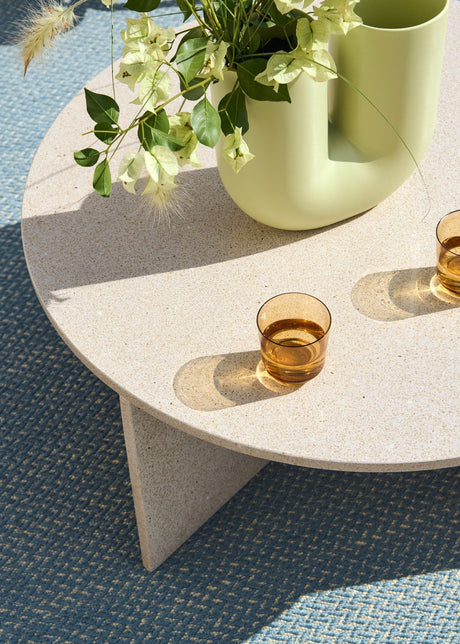 Halves Outdoor Couchtisch von Muuto - 2 - Jacobsen Plus