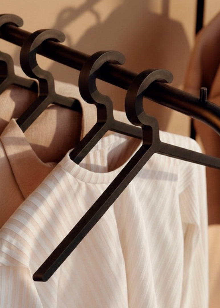 Illusion Hanger, schwarz von Woud - 2 - Jacobsen Plus