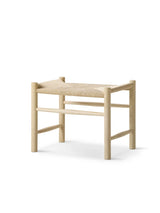 J16 Hocker von Hans J. Wegner - Eiche geseift-Naturgeflecht - Jacobsen Plus