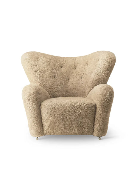 The Tired Man Lehnstuhl fra Audo Copenhagen - Natural Oak - Sheepskin Honey - Jacobsen Plus