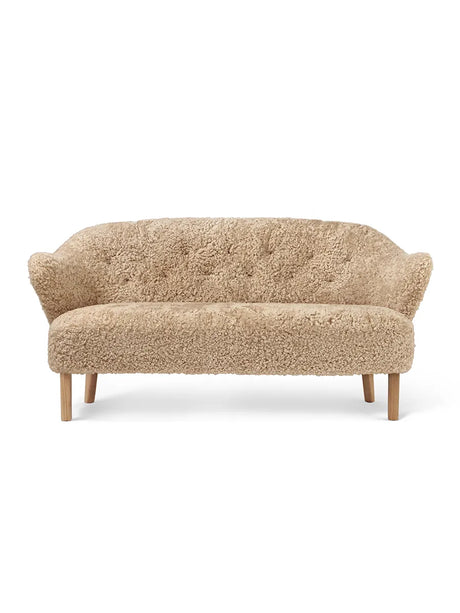 Ingeborg Sofa von Audo Copenhagen - Schaffell / Honig / Eg - Jacobsen Plus