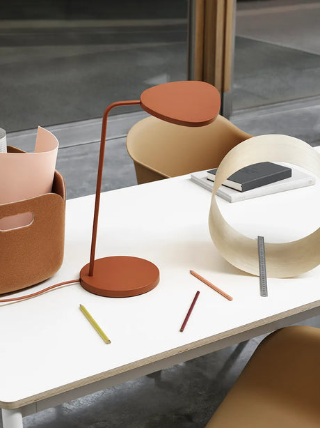 Leaf Tischlampe von Muuto - 2 - Jacobsen Plus