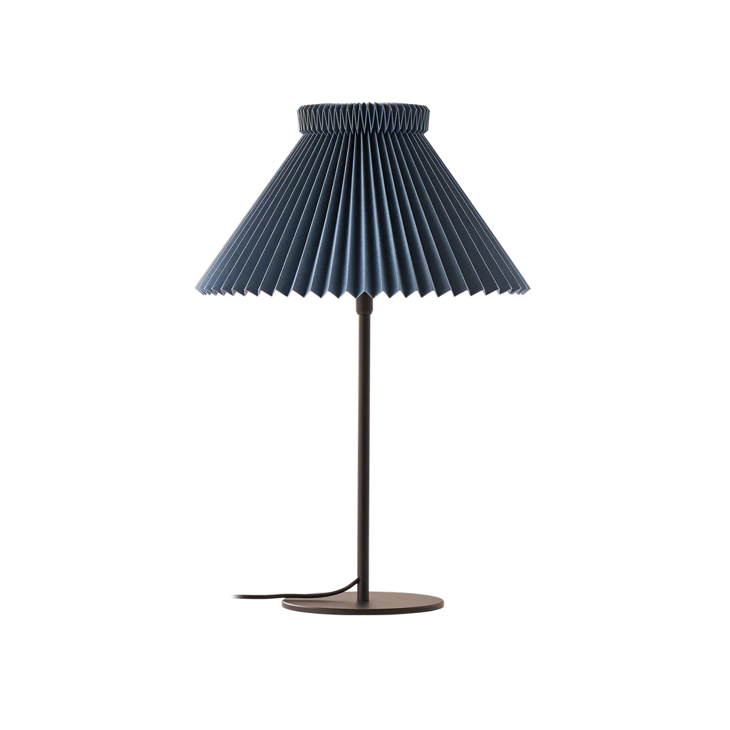 334T Tischleuchte, Denim Blue von Le Klint