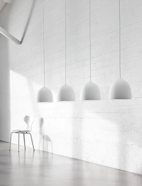 Suspence Pendelleuchte von Fritz Hansen - P1 (Ø240 mm) / Schwarz - Jacobsen Plus