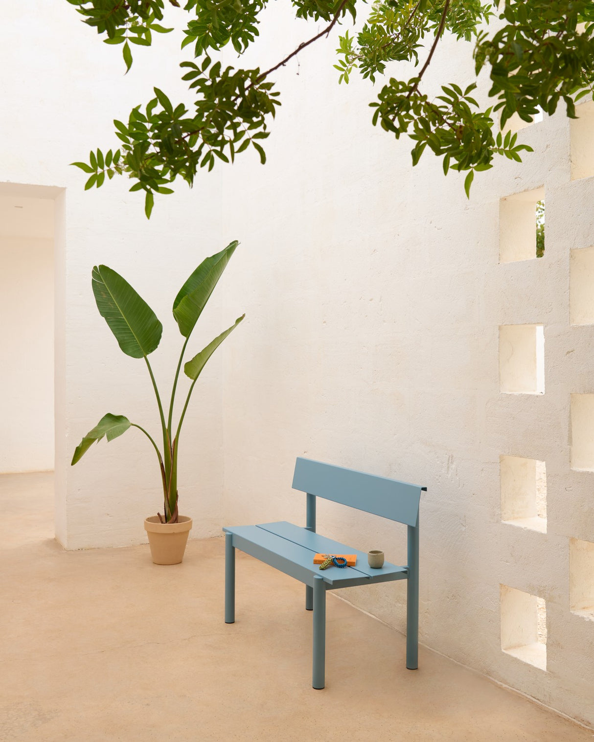 Linear Steel havebænk med ryglæn 110 cm fra Muuto - 2 - Jacobsen Plus