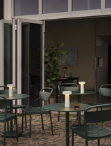 Linear Steel cafébord Ø70 cm, H73 cm fra Muuto - 2 - Jacobsen Plus