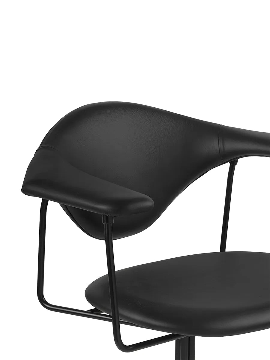 Masculo Meeting Chair fra GUBI - 13 - Jacobsen Plus