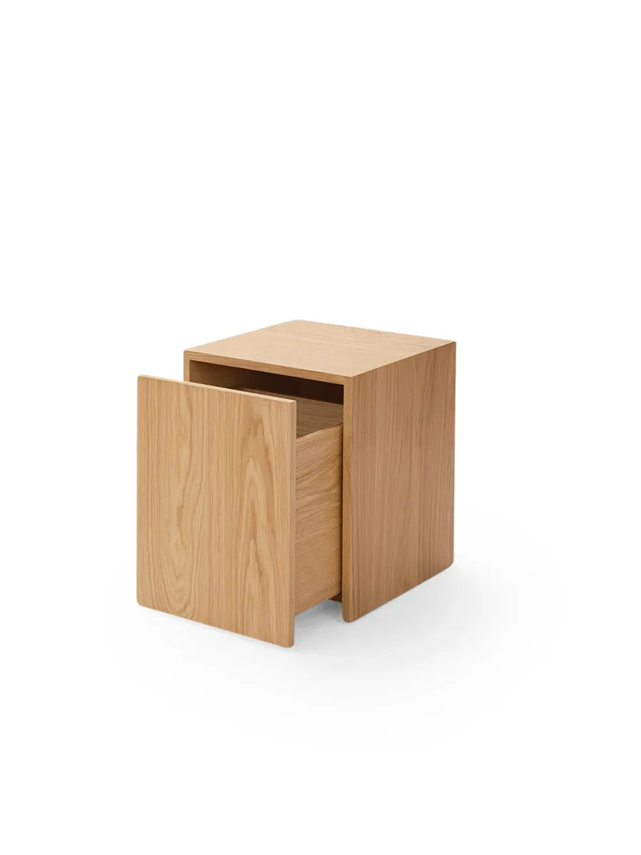 Mass Side Table, Eiche von New Works - 4 - Jacobsen Plus