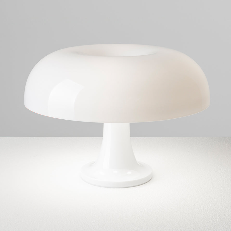 Nessino Bordlampe fra Artemide - White - Jacobsen Plus