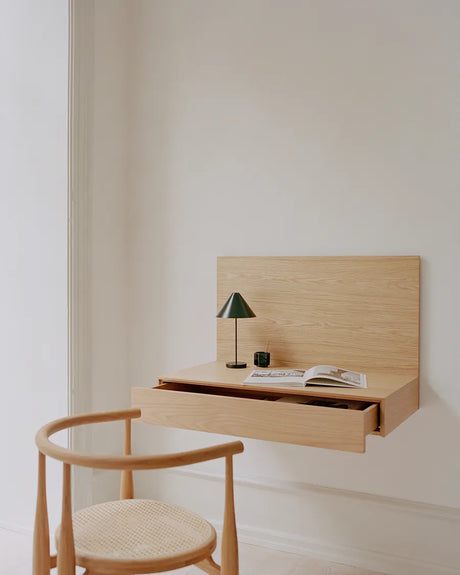 Tana Wandmontierter Schreibtisch, Eiche von New Works - 3 - Jacobsen Plus