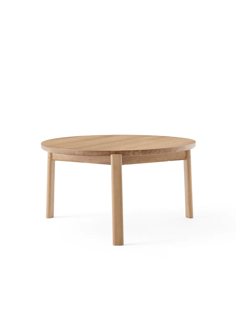 Passage Lounge Table, Ø70 cm fra Audo Copenhagen - Natural Oak - Jacobsen Plus