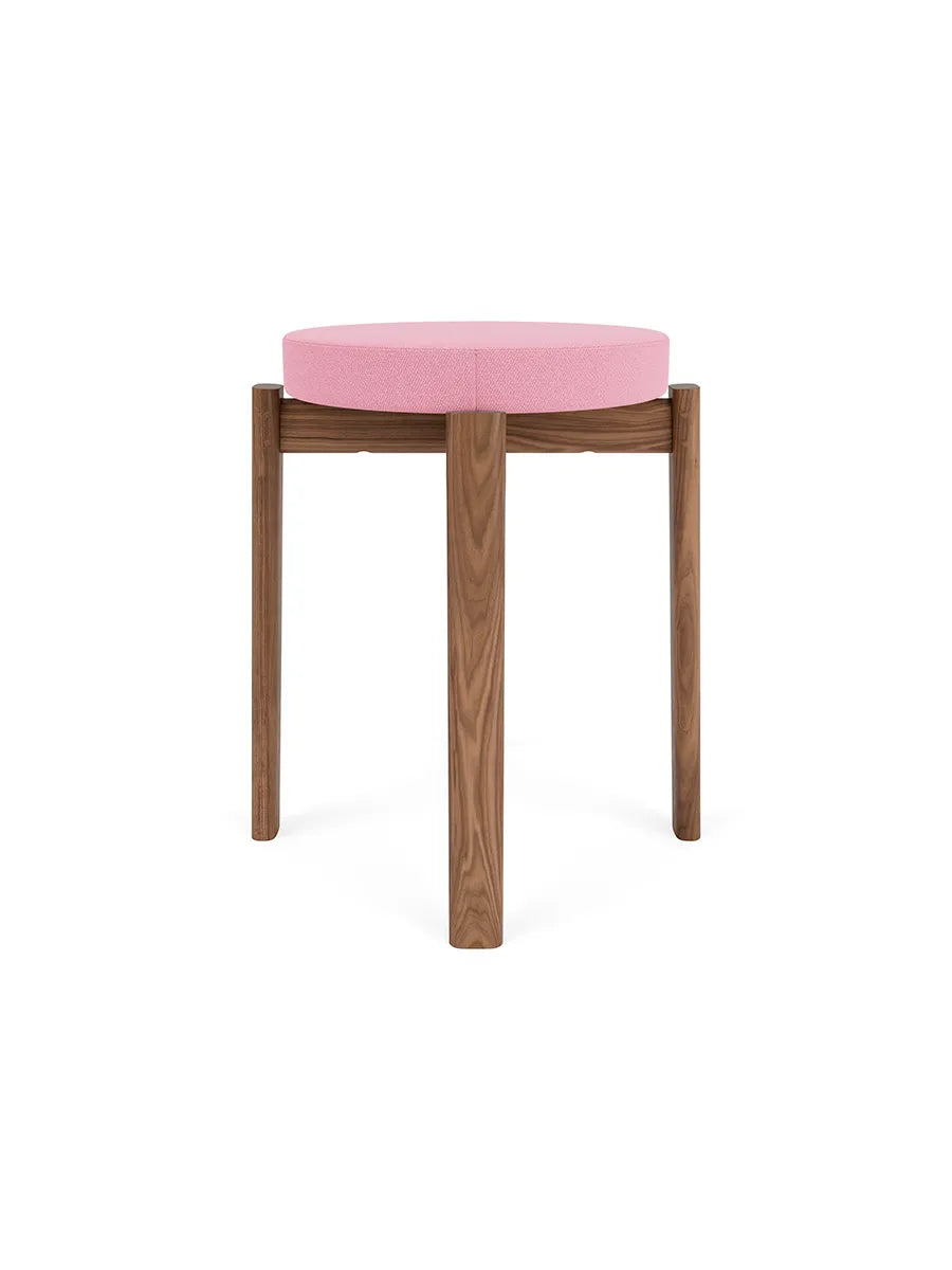 Passage Stool, gepolstert von Audo Copenhagen - Walnuss - Vidar 0526 - Jacobsen Plus