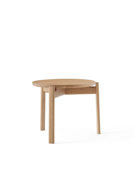 Passage Lounge Table, Ø50 cm von Audo Copenhagen - Natur-Eiche - Jacobsen Plus