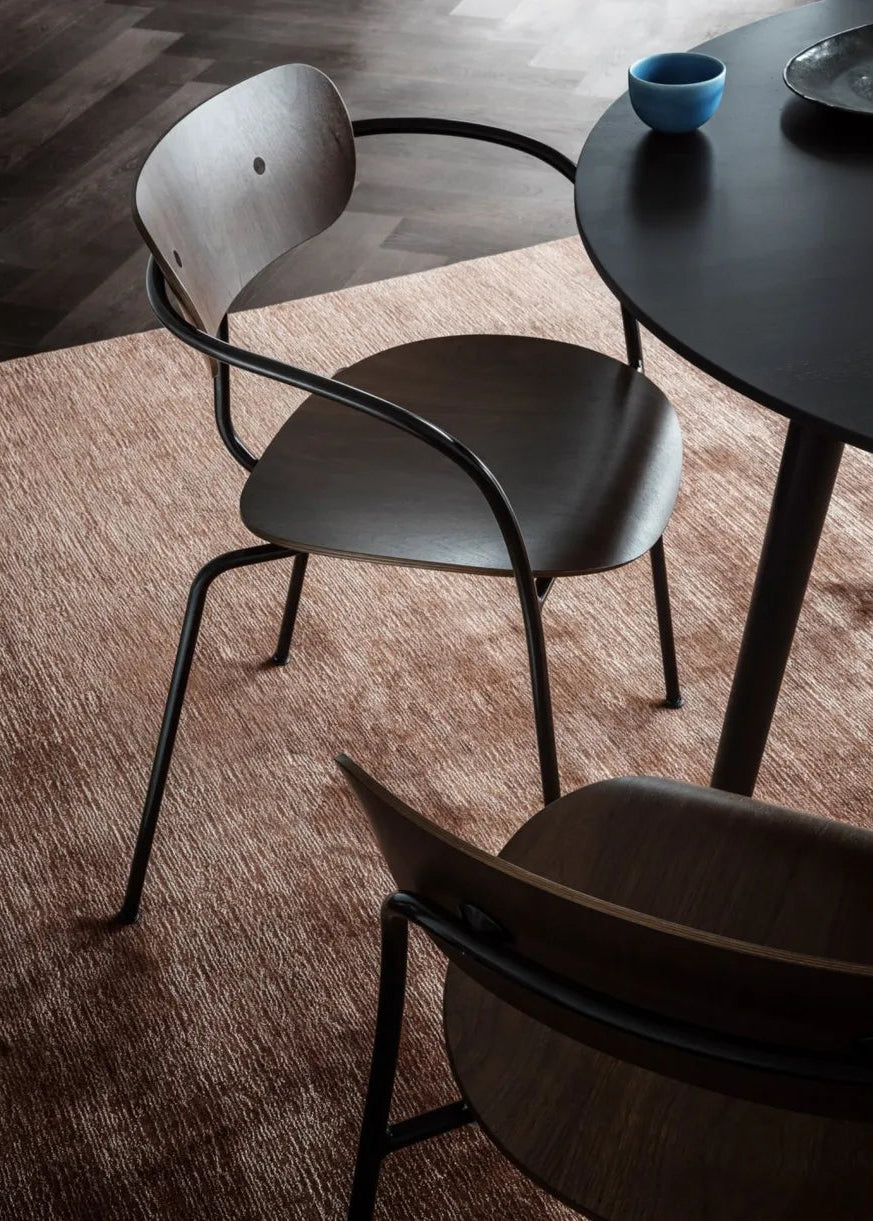 Pavilion Armstuhl AV2 von &Tradition - 1 - Jacobsen Plus
