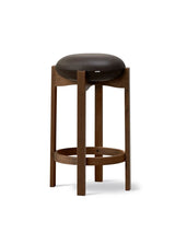Pioneer Bar Stool, geräucherte Eiche/primo 86 von Fredericia Furniture - 1 - Jacobsen Plus