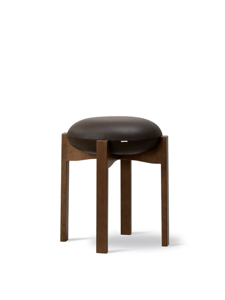 Pioneer Stool, smoked oak/primo 86 von Fredericia Furniture - 1 - Jacobsen Plus