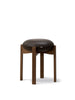 Pioneer Stool, smoked oak/primo 86 von Fredericia Furniture