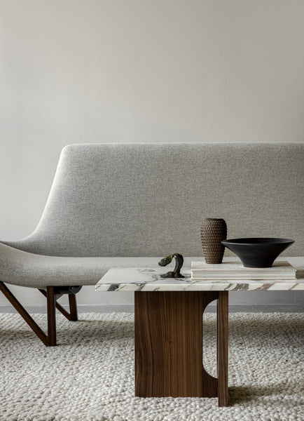 Androgyne Lounge Tisch, Calacatta Viola / Holz von Audo Copenhagen - Natürliches Eichenholz - Jacobsen Plus