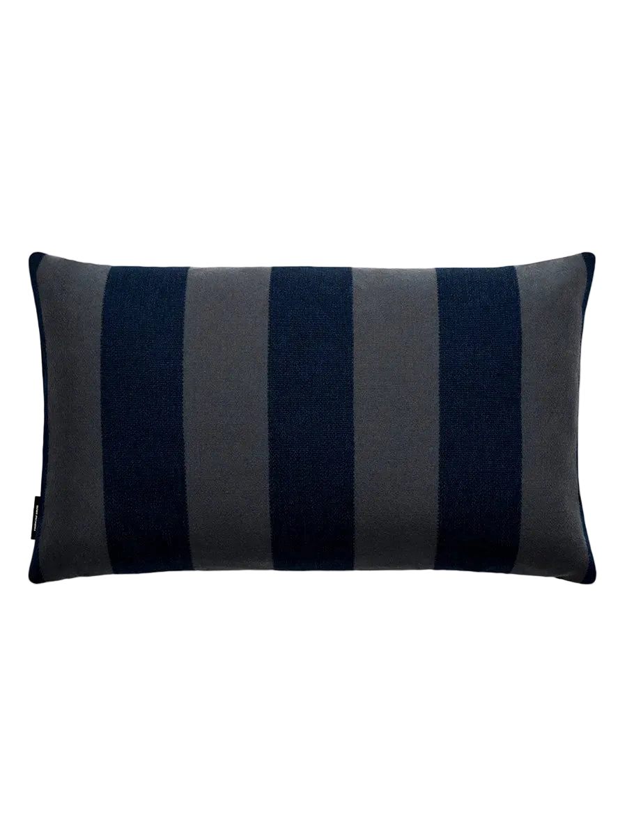 Reflex Cushion, 45 x 75 cm fra Kvadrat - 1 - Jacobsen Plus