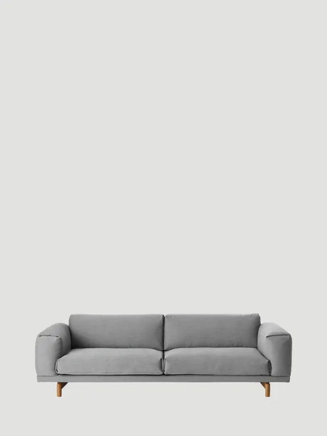 Rest 3 Pers. Sofa von Muuto - Grey - Steelcut Trio 133 / Eg - Jacobsen Plus