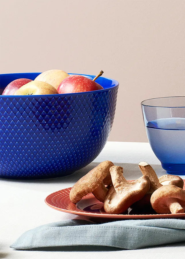 Rhombe skål, mørk blå Ø22 cm fra Lyngby Porcelæn