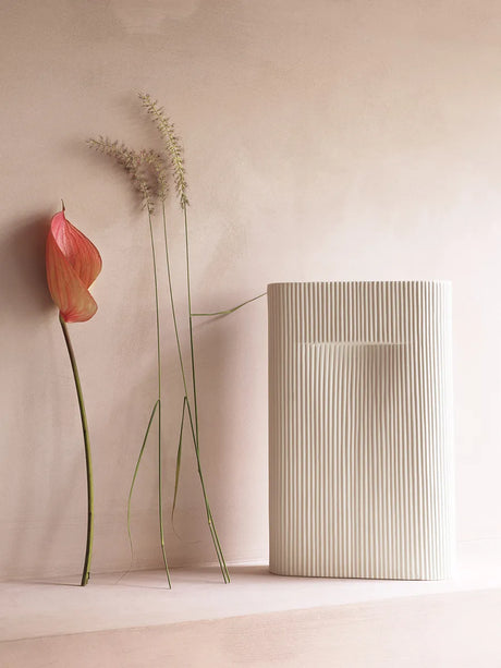 Ridge Vase von Muuto - Offwhite / H48,5 cm - Jacobsen Plus