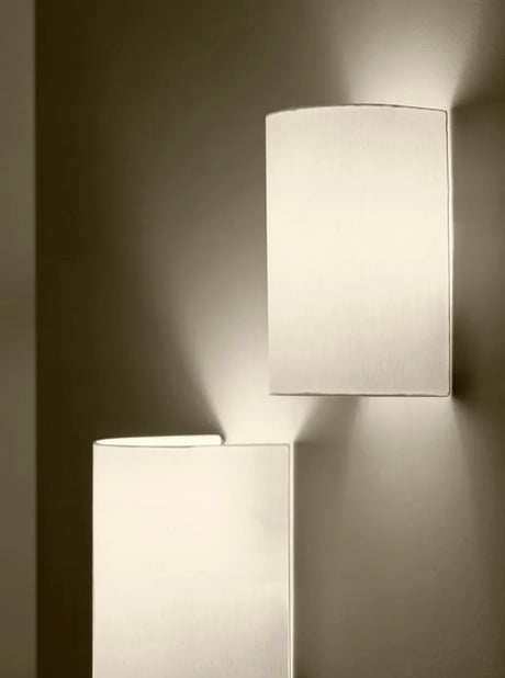 Singular Wandleuchte von Santa and Cole - 3 - Jacobsen Plus