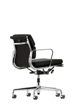 Soft Pad Chair EA 217 Kontorstol, sort læder/krom stel fra Vitra - 6 - Jacobsen Plus