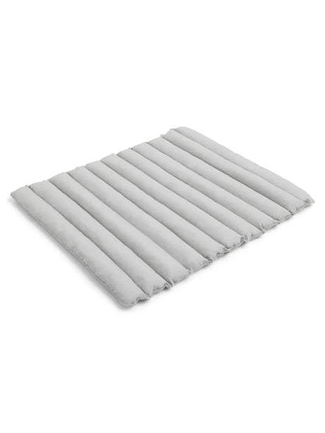 Soft Quilted Cushion für Palissade Dining Bench von HAY - Sky grey - Jacobsen Plus