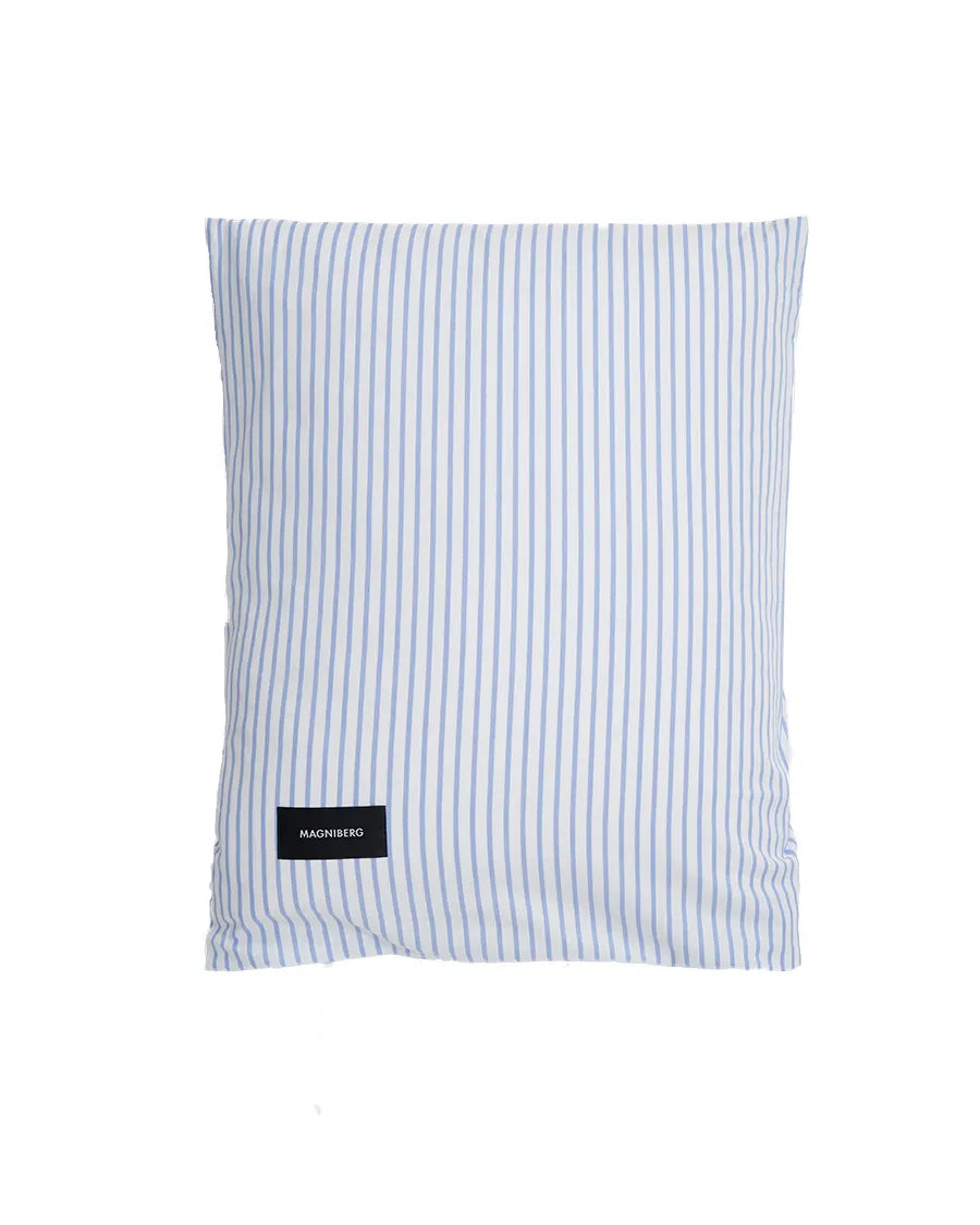 Wall Street Oxford Pillow Cover 50x70 cm von Magniberg - White Stripe - Jacobsen Plus