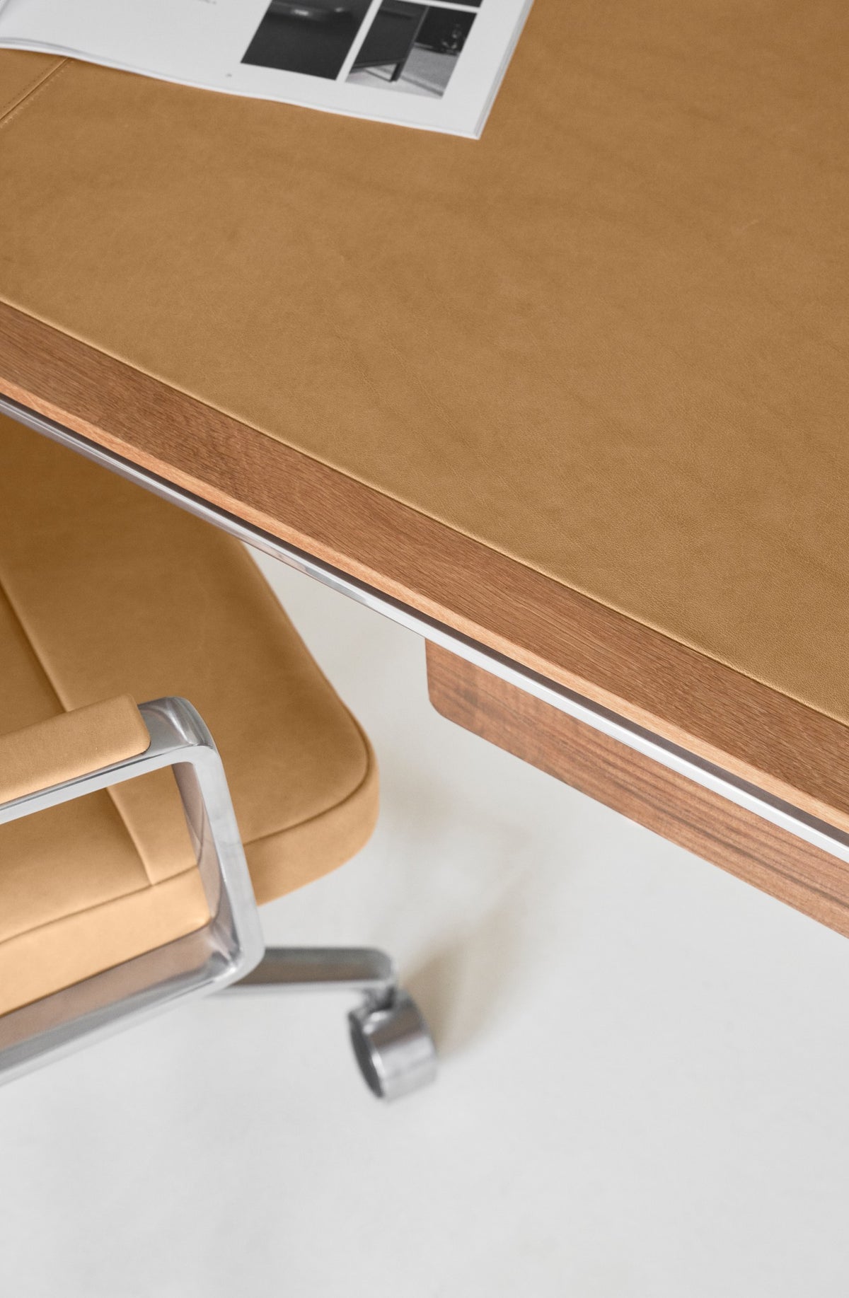 Vipp432 Work Desk, Light Oak/Camel leather - 6 - Jacobsen Plus