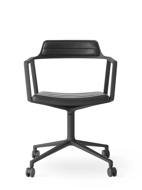VIPP452 Swivel Chair m/schwarzem Gestell & Rädern, schwarzes Leder von Vipp - 1 - Jacobsen Plus