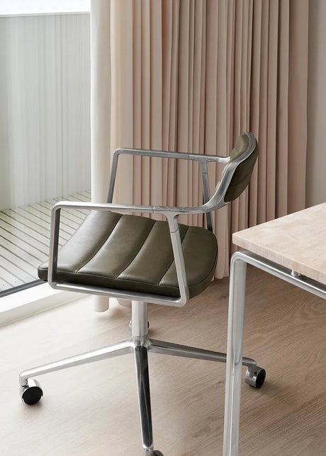 VIPP452 Swivel Chair m/hjul, bosco grün Leder fra Vipp - 2 - Jacobsen Plus