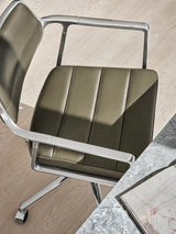 VIPP453 Swivel+ Chair, bosco Grün Leder von Vipp - 4 - Jacobsen Plus