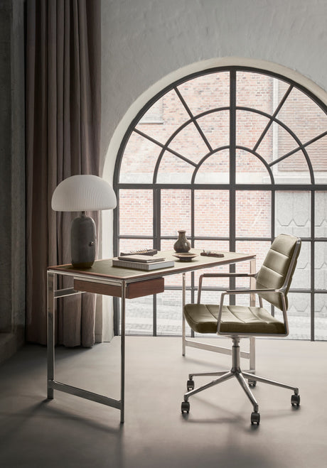 Vipp455+ Swivel Chair mit Rollen - Bosco Grün Leder - Jacobsen Plus