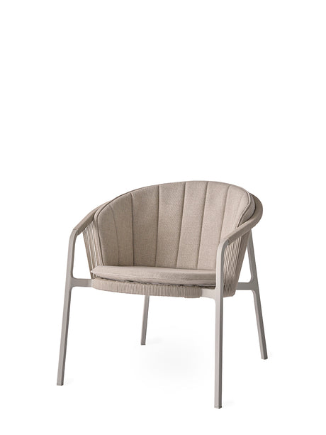 VIPP712 Lagrasse Lounge Chair inkl. Sitz- und Rückenkissen von Vipp - 1 - Jacobsen Plus